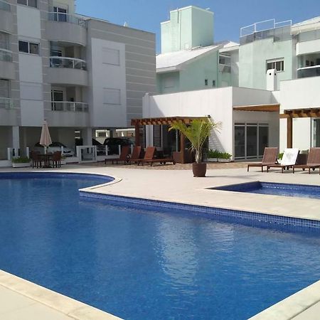 Apartamento Frente Para A Piscina A Uma Quadra Da Praia Florianópolis Buitenkant foto