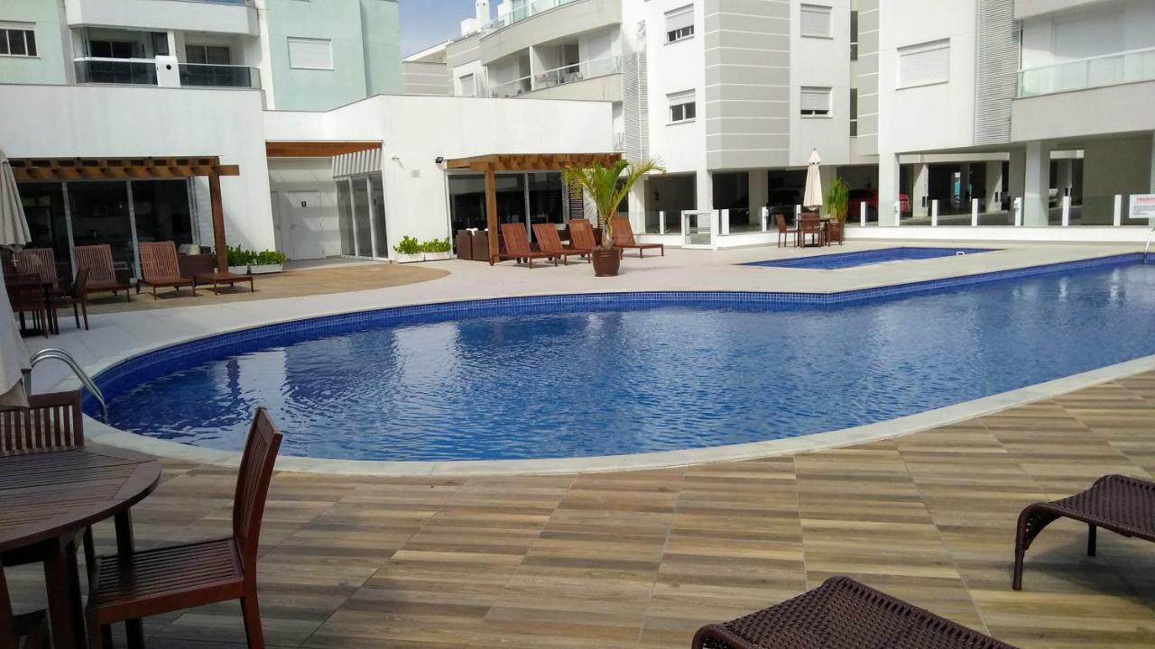 Apartamento Frente Para A Piscina A Uma Quadra Da Praia Florianópolis Buitenkant foto