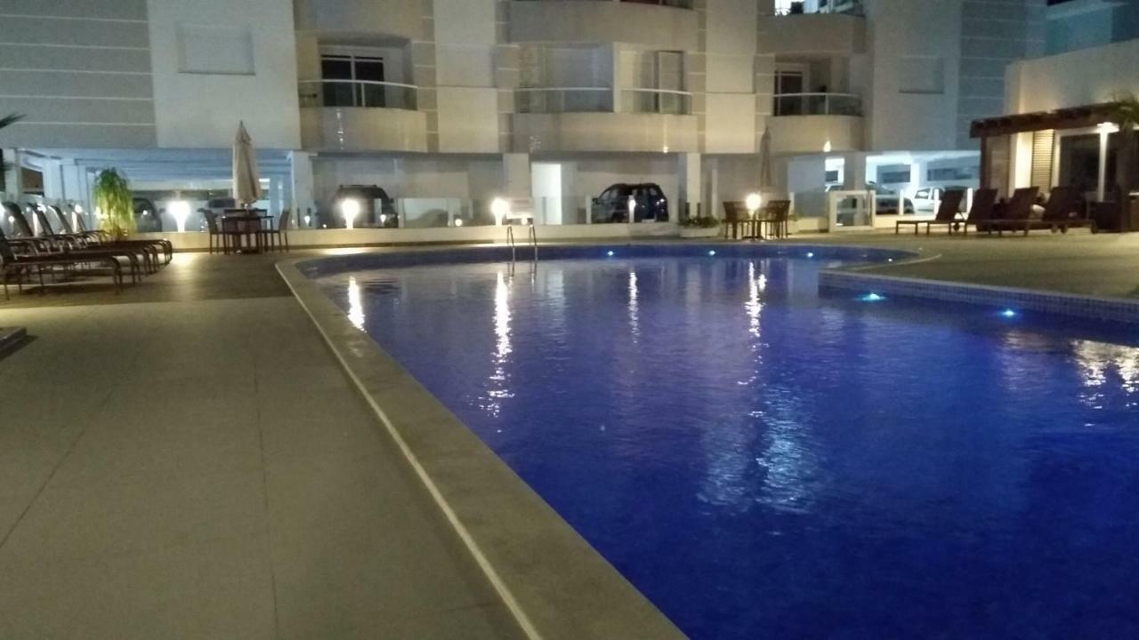 Apartamento Frente Para A Piscina A Uma Quadra Da Praia Florianópolis Buitenkant foto